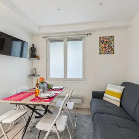 309-suite Sedaine Apartment